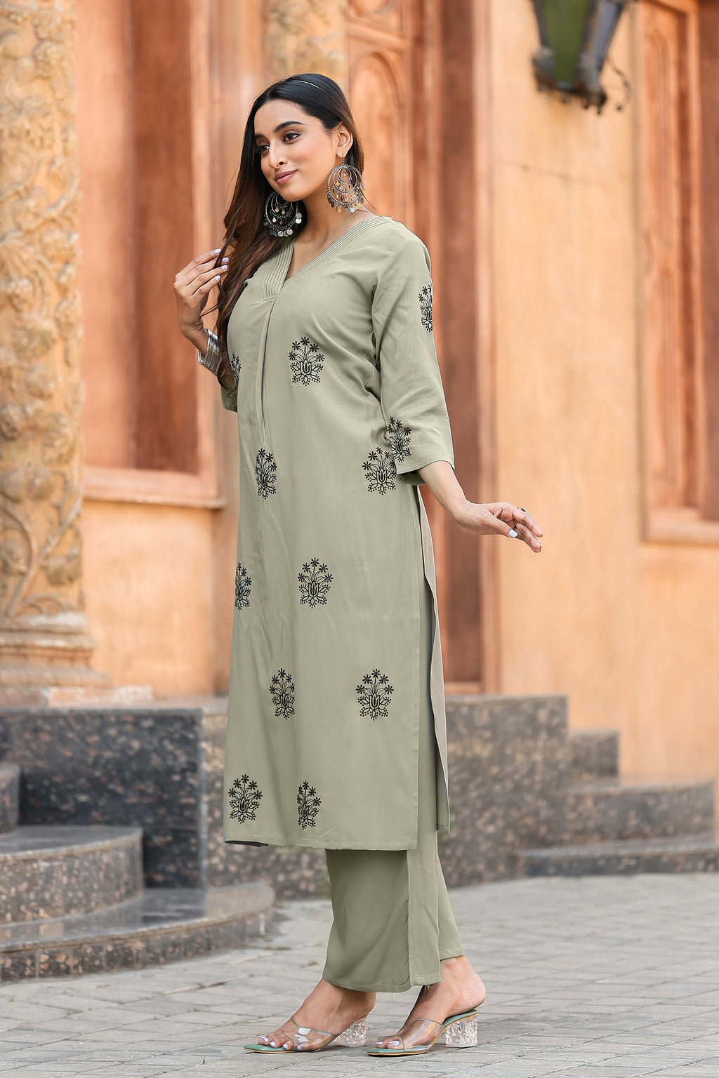 Floral Thread Work Straight Kurta with Palazzos-ALBELLA