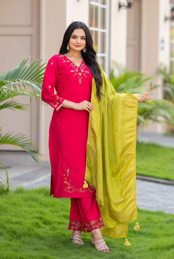 Women Ethnic Motifs Embroidered Regular Thread Work Kurti with Trousers & With Dupatta