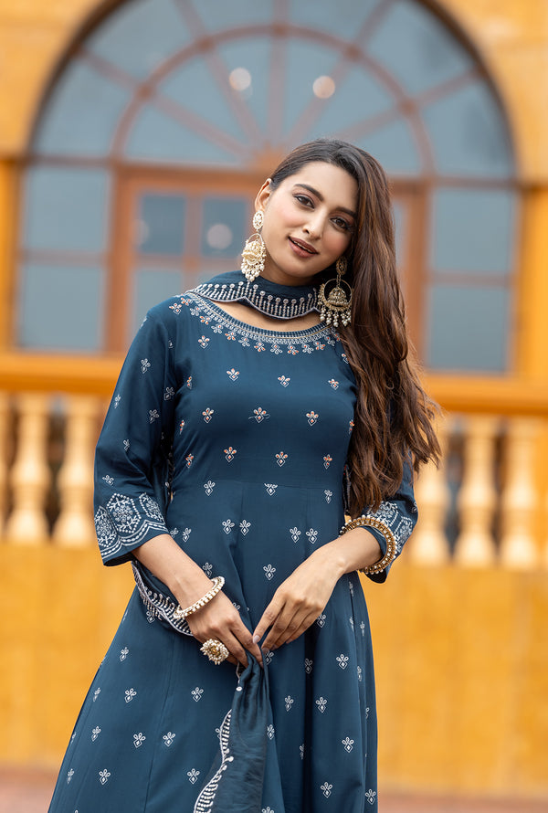 Women Printed Regular Kurta with Trousers & With Dupatta