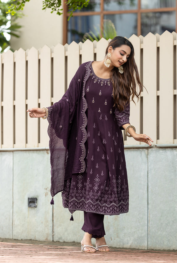 Women Printed Regular Sequinned Kurti with Trousers & With Dupatta