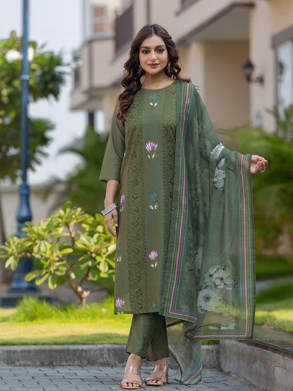 Floral Embroidered Three-Quarter Sleeves Chanderi Silk Kurta & Trouser With Dupatta