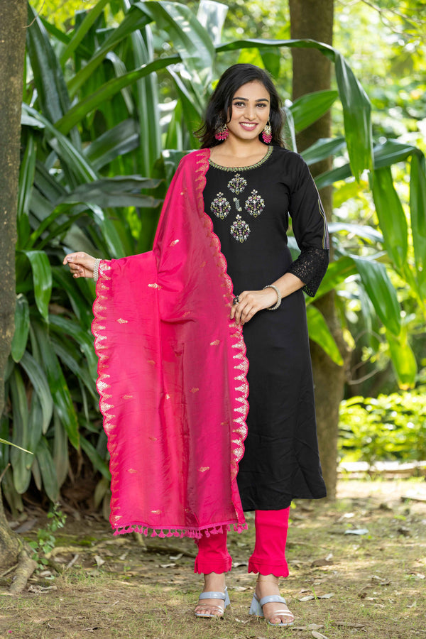 WOMEN STRIGHT KURTA SET WITH DUPATTA