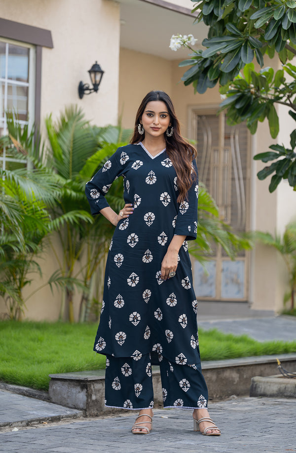 Floral Printed Straight Kurta with Palazzos